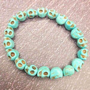Turquoise Skull Bead Stretch Bracelet - 16.5 cm